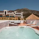 Modern Penthouse With Private Jacuzzi, Panoramic Sea And Views - 8 Min To Puente Apartman *