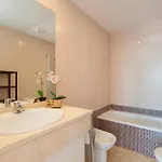 Modern Penthouse With Private Jacuzzi, Panoramic Sea And Views - 8 Min To Puente Apartman